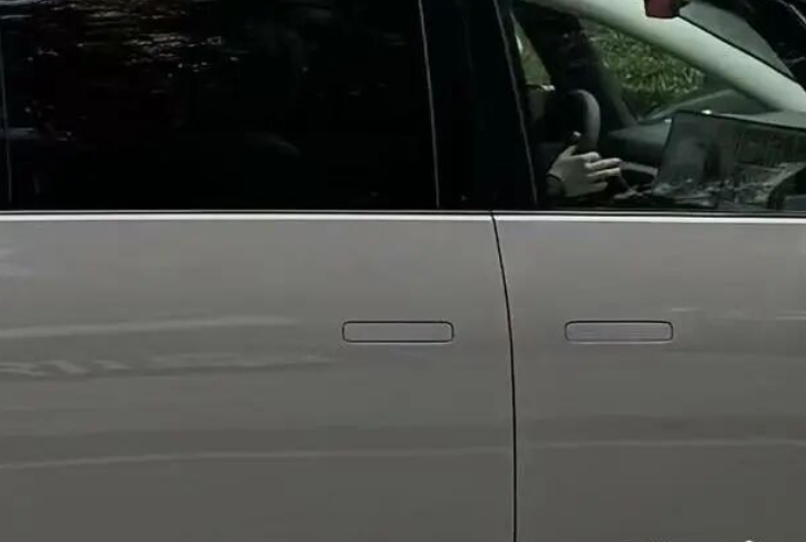 全隱藏式車門把手，強(qiáng)制禁止！明年1月1日起實(shí)施
