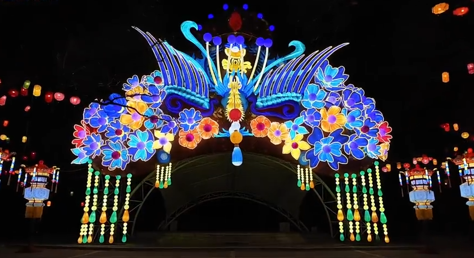 年味灯会把中式浪漫拉满了