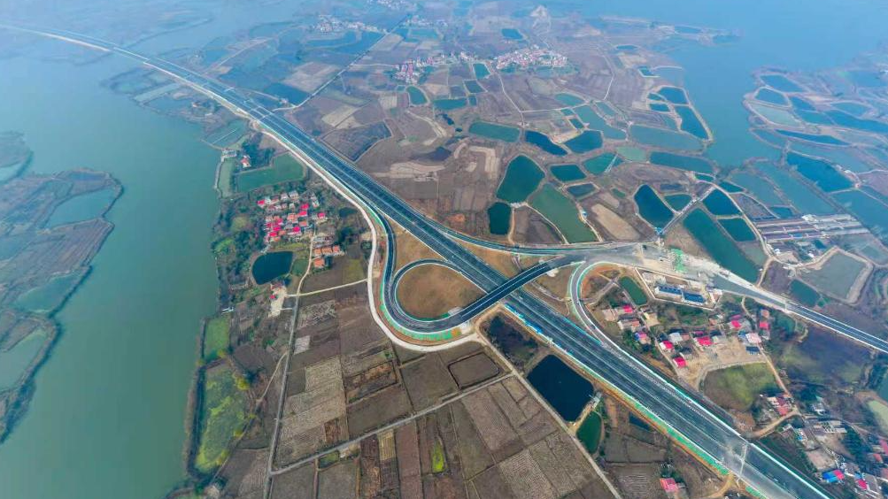 武黄高速改扩建工程正式通车