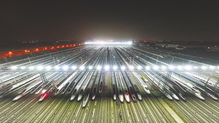 武汉动车段“万箭齐发”