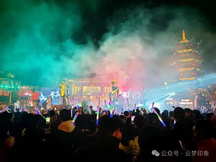 非遗闹新春 祥云迎客来