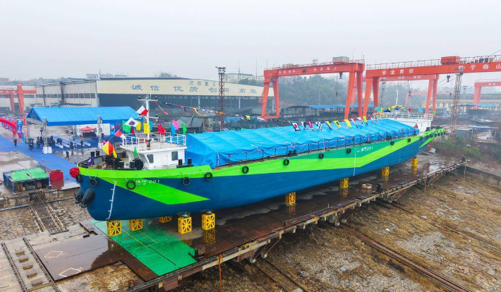 “武船造”首艘純甲醇動(dòng)力船舶下水