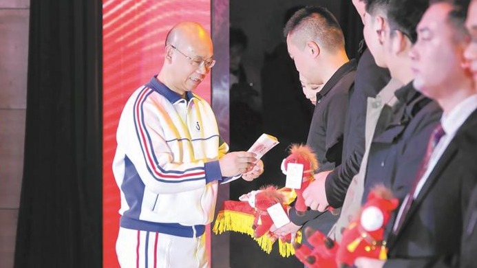 武汉这个公司员工婚育有奖