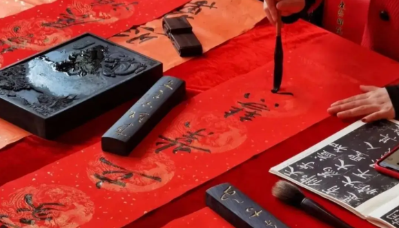 我省征集春联书法作品送给一线职工