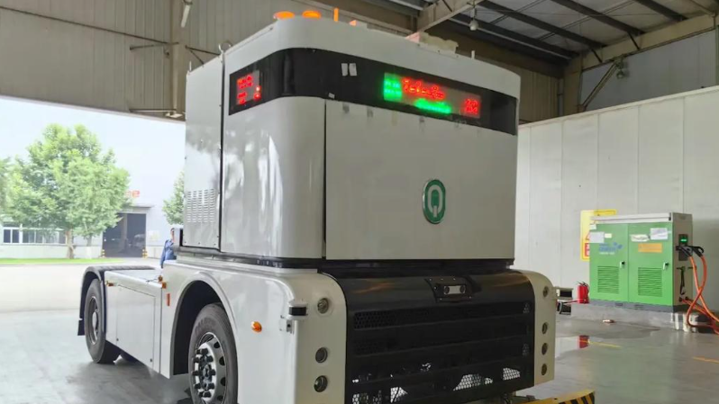 汉产无人牵引车将服务国际顶尖家居商