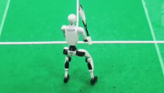 中国机器人开始打网球了