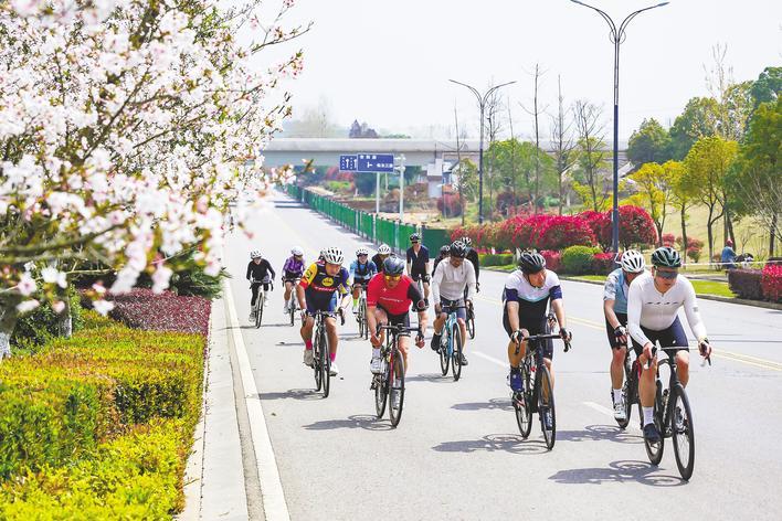 千名车手竞速“三峡水乡”