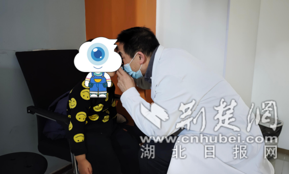  从0.1到0.6仅用三月：武汉华厦眼科医院院长戴鸿斌破解3岁幼童旁中心注视难题