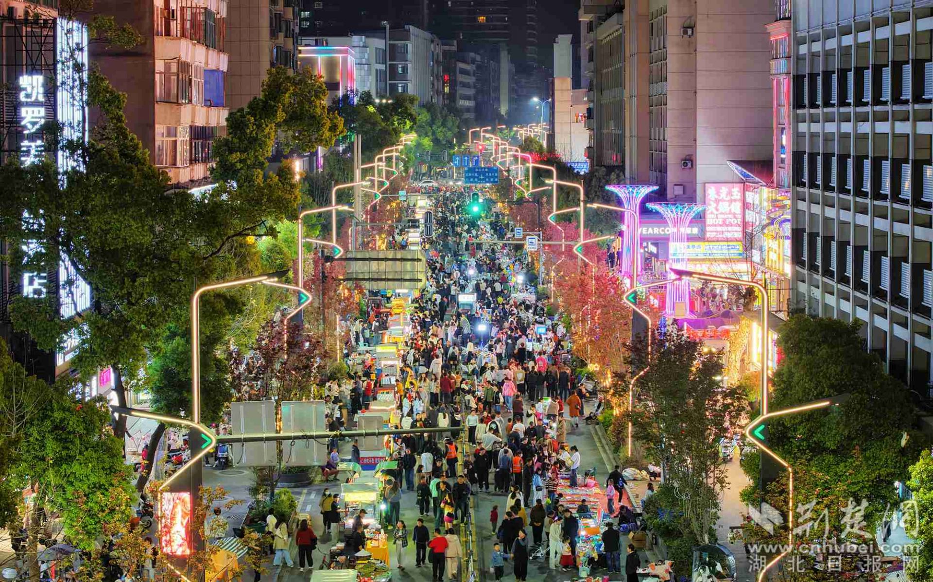 鄂州第一城市CBD重返顶流，灯海摇光满鄂城