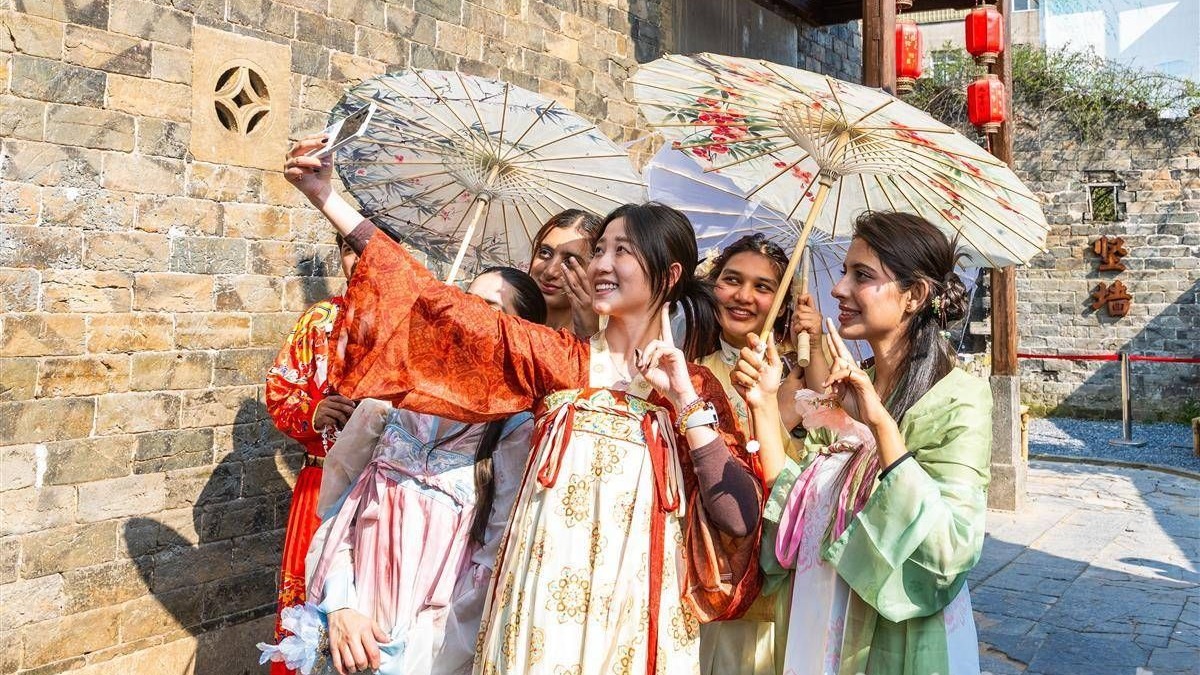 九古奇村焕新颜 乡村旅游人气旺