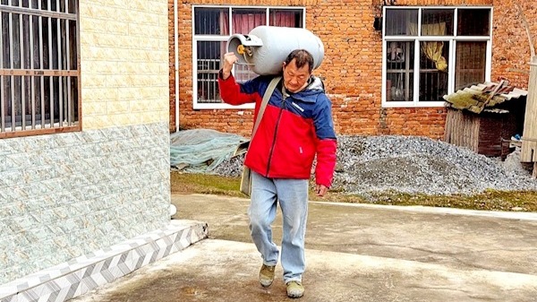 “有事就打，他是我们身边的雷锋”