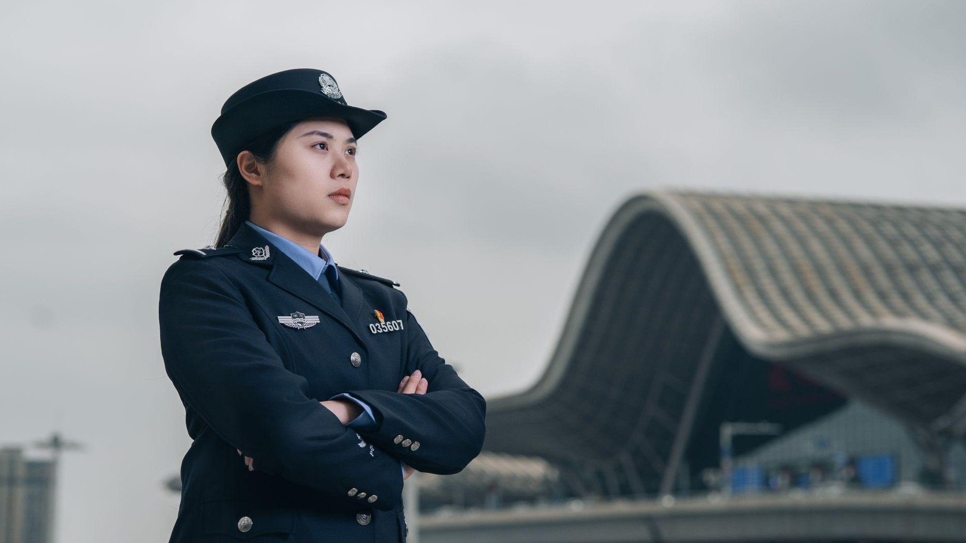 空手鎖喉一米八壯漢！武漢這位女探長硬核出圈