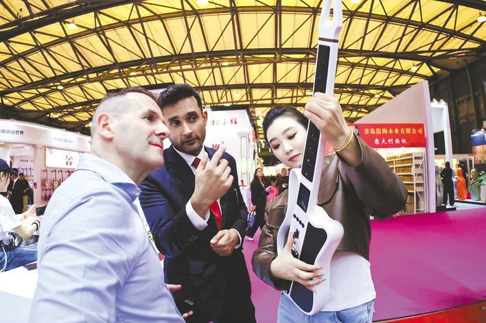 漢產(chǎn)智能吉他俏銷海外