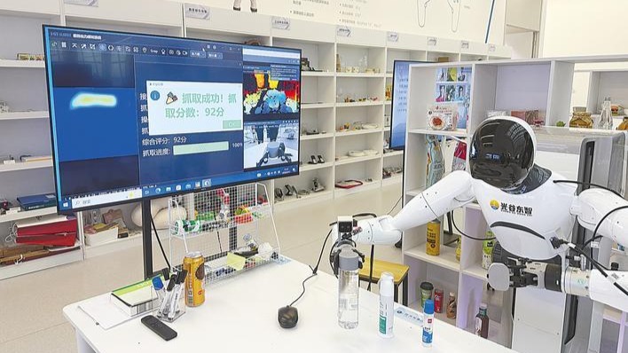 挺進千行百業(yè) 湖北造機器人加緊沙場練兵