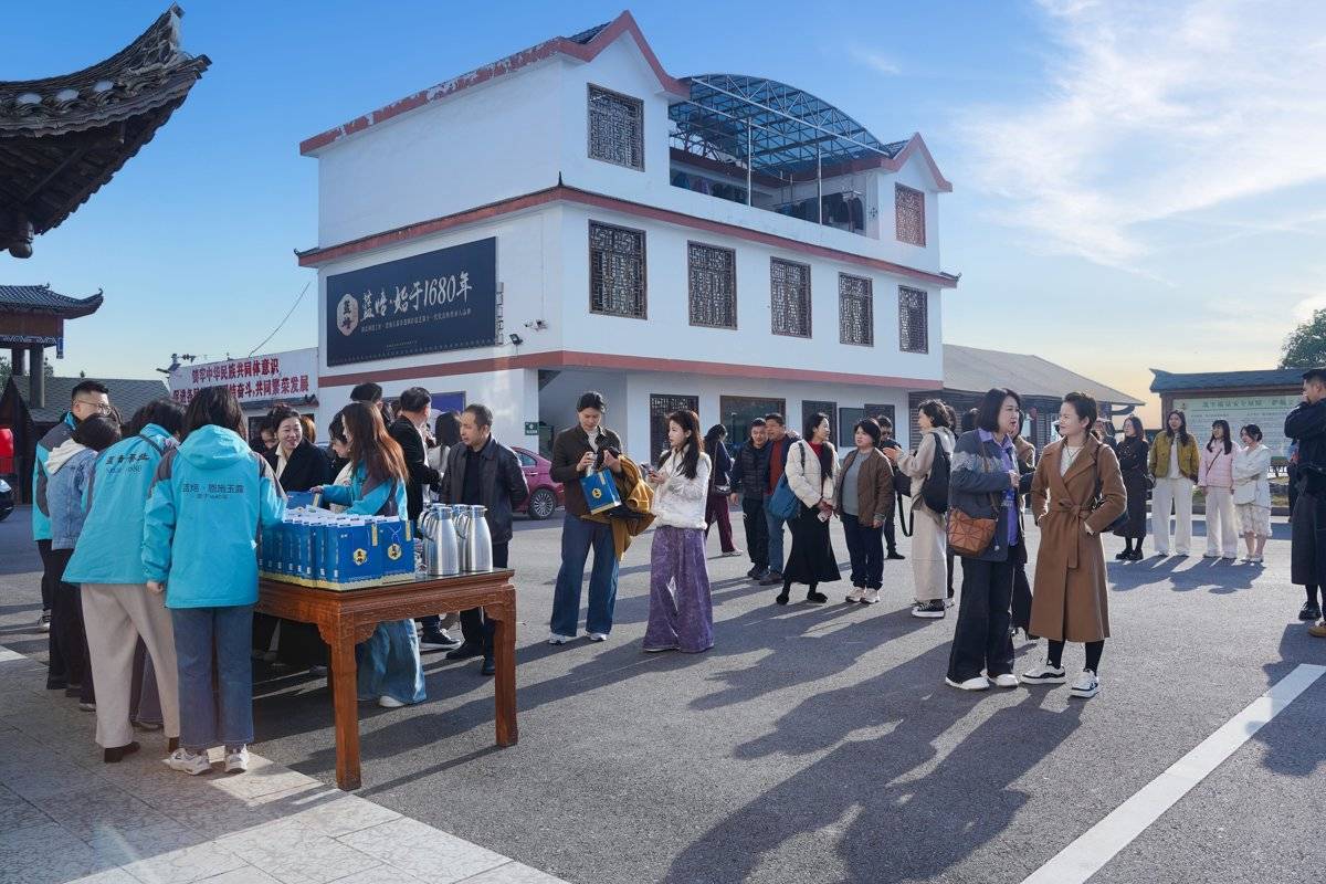 恩施玉露春茶开园订货 单日成交620万元