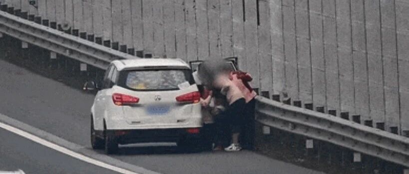 “我没有报警，为啥警车、救护车都来了？”