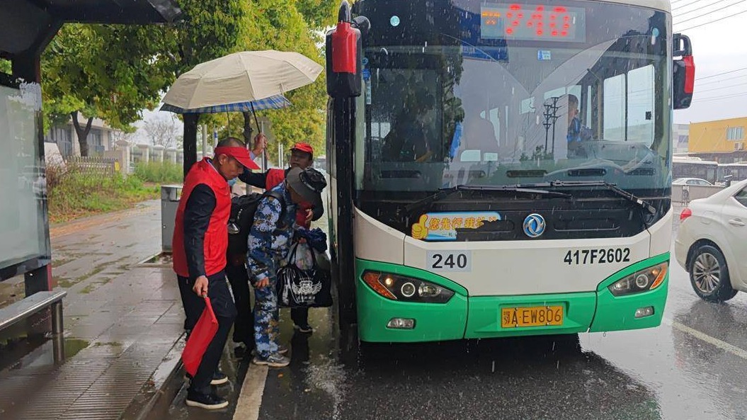 武漢公交多措并舉應(yīng)對(duì)暴雨天氣