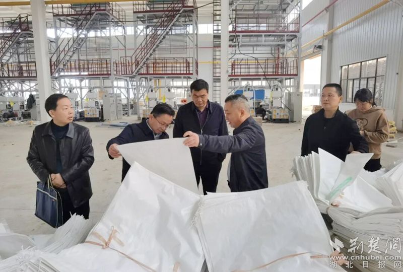 黄州区四级人大代表“一线履职”，助推“三城”建设发展