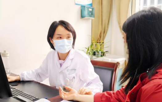并非哺乳期“专利”！23岁女大学生患上乳腺炎