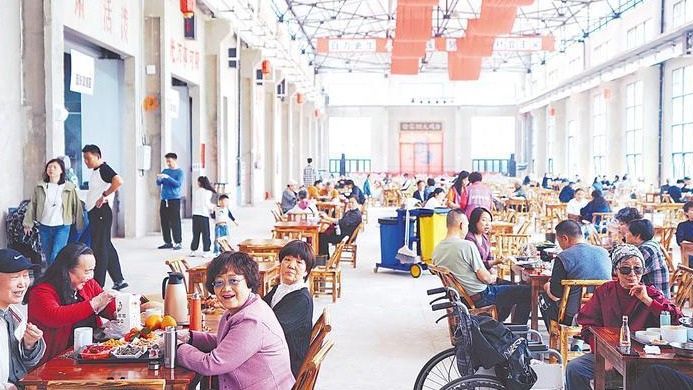 鐵路廠區(qū)改造的老茶館走紅