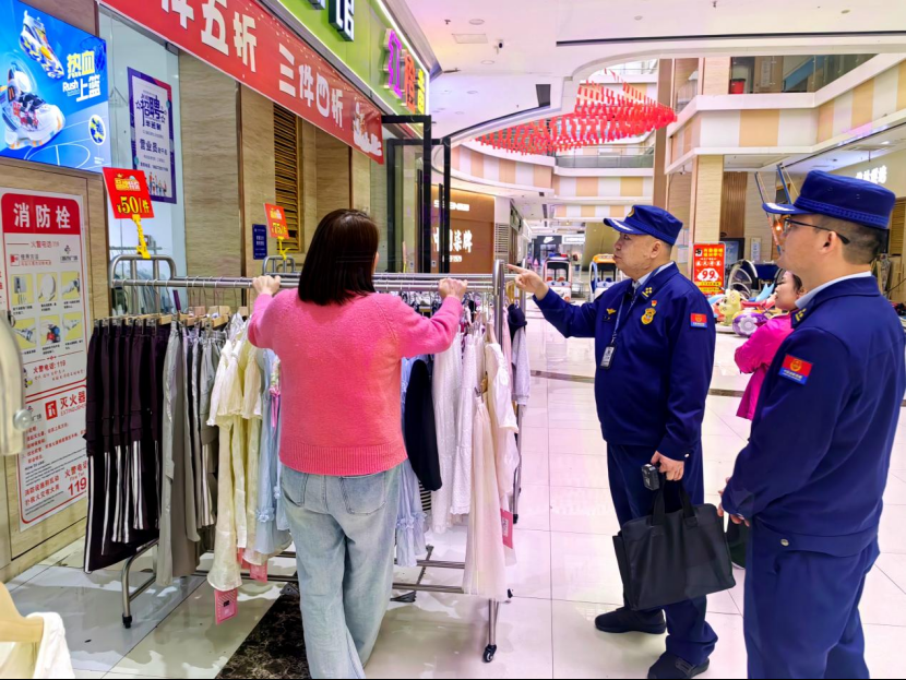  石首消防开展大型商业综合体消防安全检查 助力优化营商环境