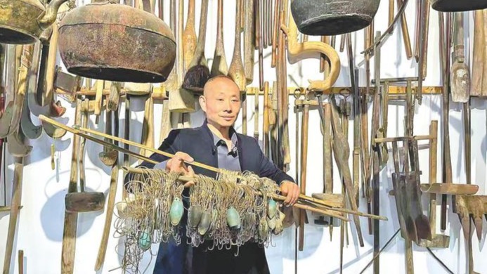 昔日捕鱼王今护长江 他把“滚钩”挂进自家博物馆
