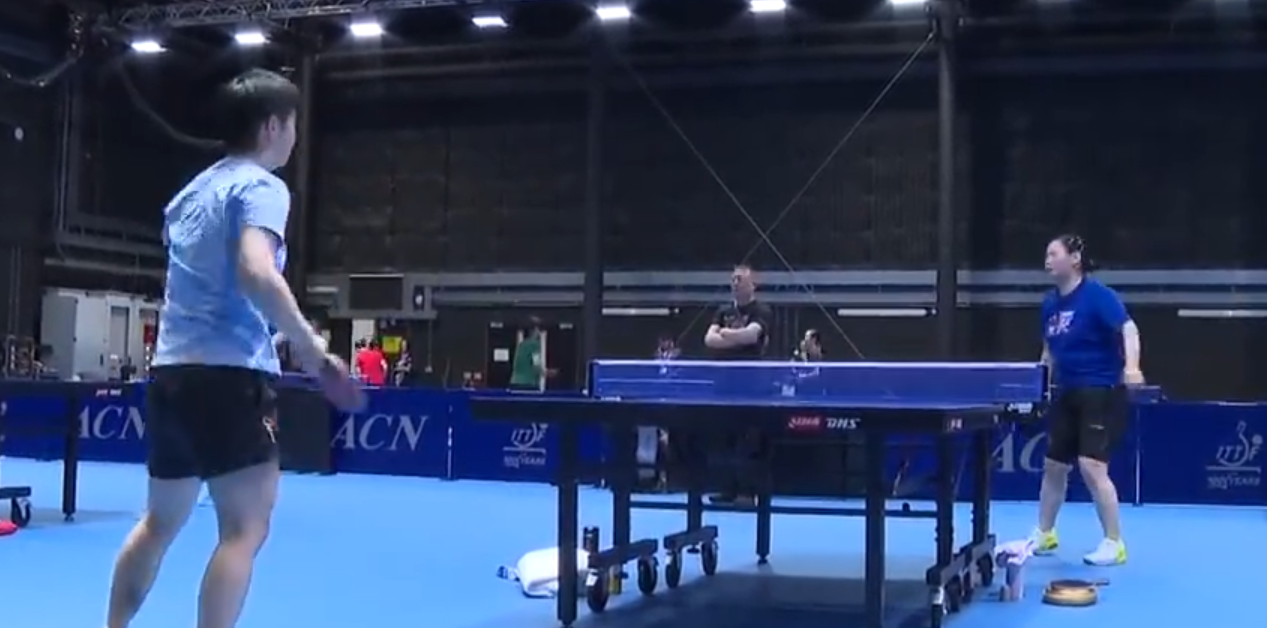 孙颖莎王曼昱伦敦训练