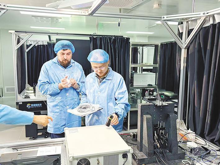 鄂產(chǎn)玻璃硬盤讓數(shù)據(jù)近乎“永生”