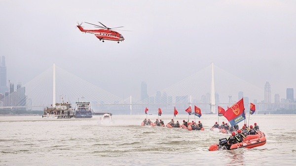 武汉首次在沙洲开展防汛演练