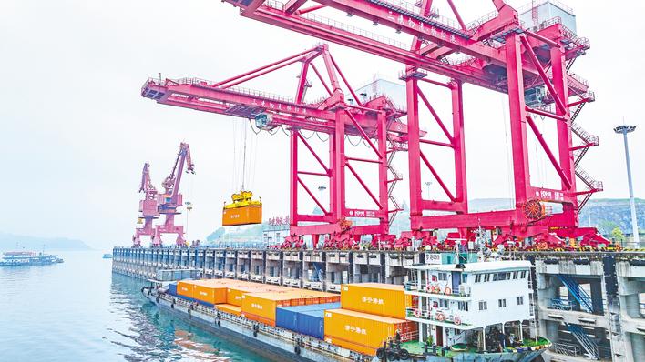 三峡坝首秭归港泊位添“新丁”