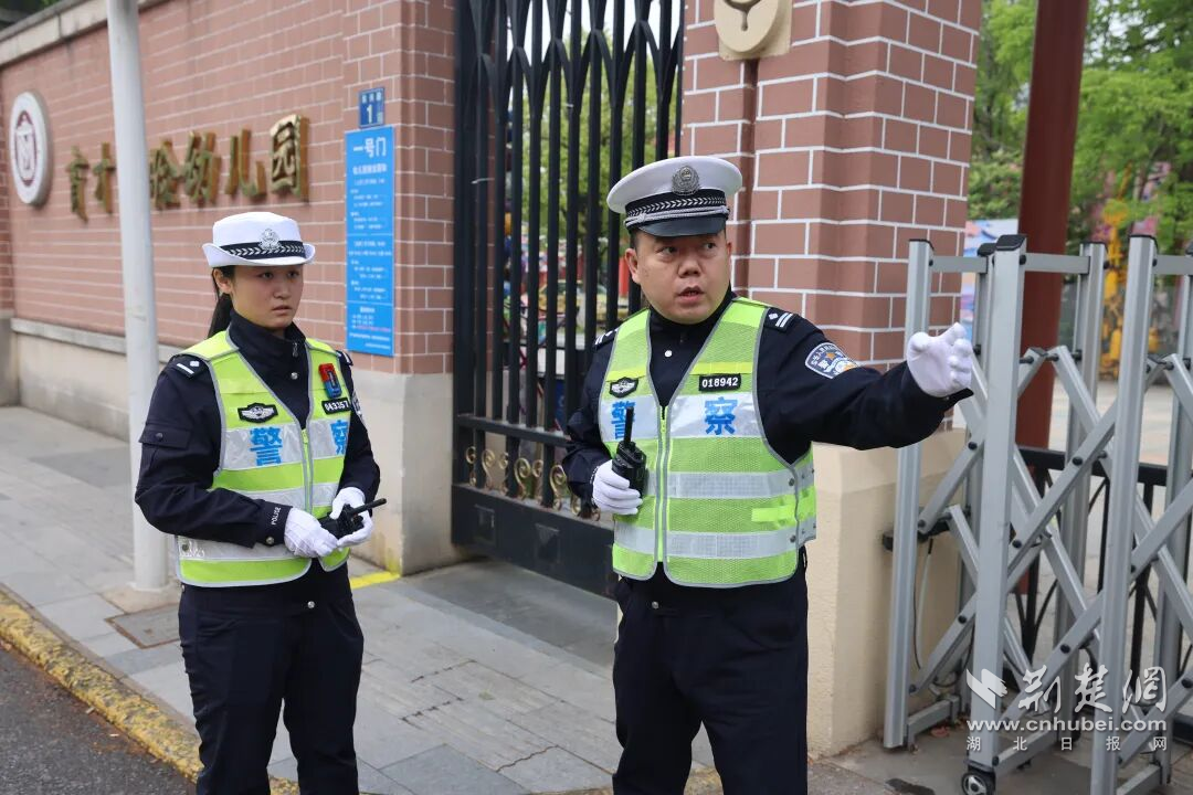  “霸道”师傅遇上“学霸”徒弟：武汉车谷警营师徒三年守护平安路