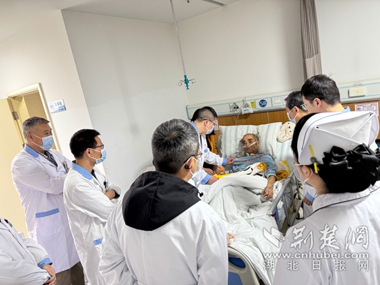 历时60多天生死营救，阳新85岁伤者顺利出院