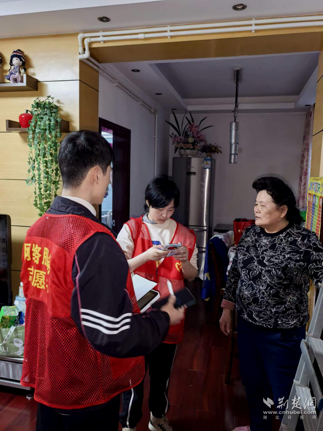 武汉电信：扎根老旧社区，为老人跨越“数字鸿沟”