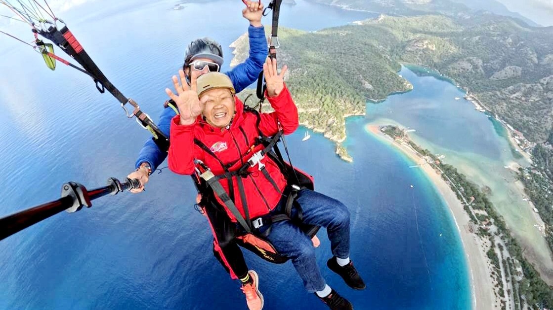 開啟背包環(huán)游世界之旅 82歲湖北大爺再出發(fā)