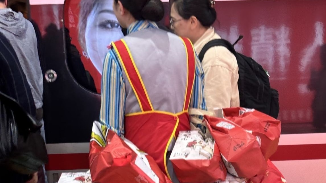 身挂20份外卖，每个餐服员的“必修课”