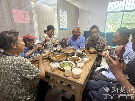 黄梅县设立19个集中安置点，抢在风雨之前、守在群众身边