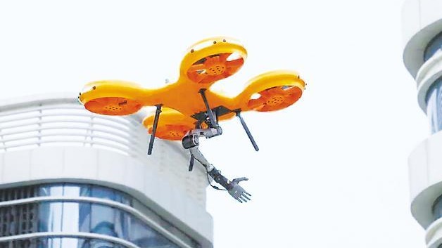 湖北企業(yè)發(fā)布國內(nèi)首款“飛行機(jī)器人”