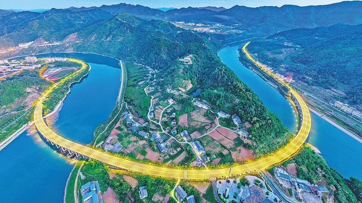 深山架大桥 连起幸福路