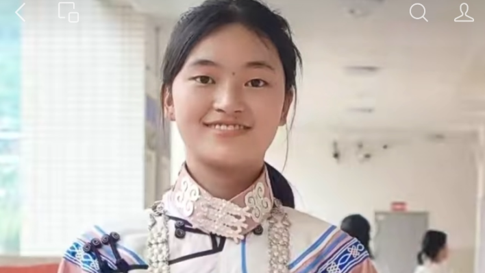 彝族姑娘查分后先喂猪，她心仪的武大回应了