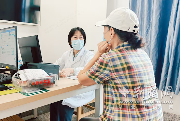 中高考倒计时，家长先“倒下”了？警惕“备考家庭共病”