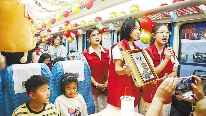 “黄鹤楼”搬上武汉环线列车