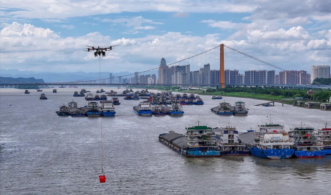 “我在长江上点外卖！”