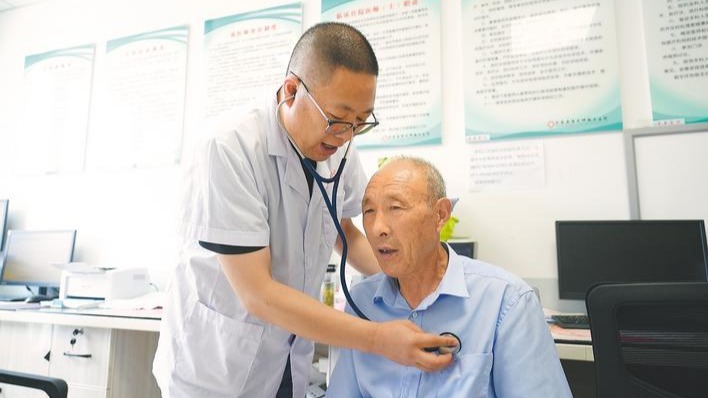 巴东“干部回乡”救了留守老人一命