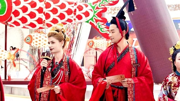 武汉万象城 外国人参加汉式婚礼