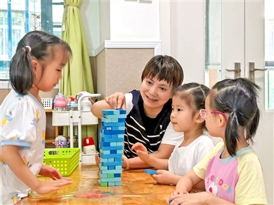 孩子们都喊她“孙悟空老师”