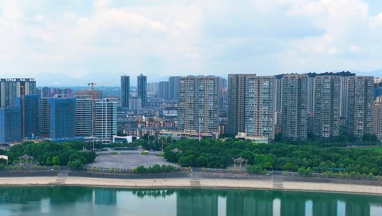 盛夏宜都，云起江岸