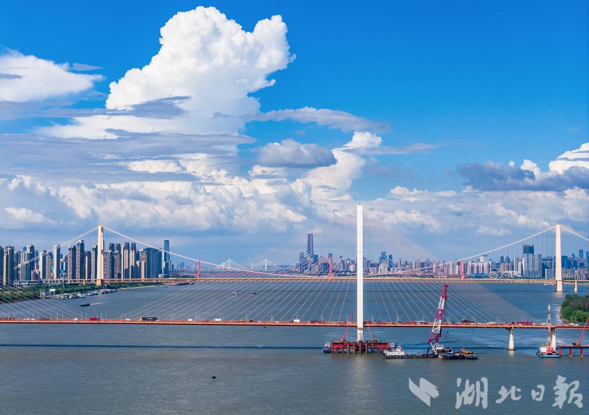 道道飞虹筑通途！武汉白沙洲公铁长江大桥建设忙