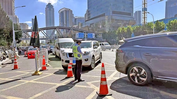 车辆违停提示短信为何处罚不一？