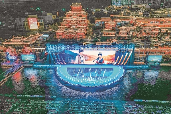 画舫踏浪来 凤凰飞上台
