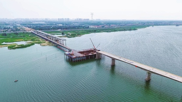黄冈下巴河特大桥主墩承台浇筑完成